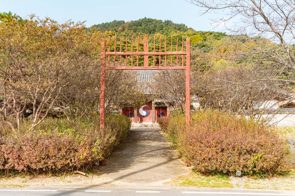 사진: 한국관광공사(공공누리 제1유형) 노성향교 모습