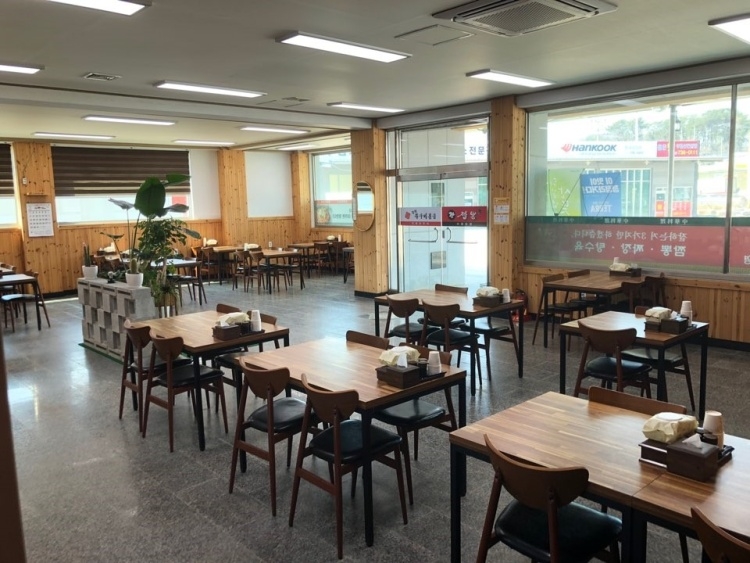 사진: 한국관광공사(공공누리 제3유형) 강짬뽕 내부 2