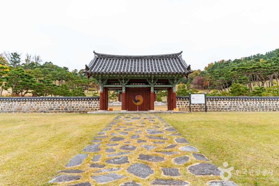 사진: 한국관광공사(공공누리 제1유형) 계백장군 유적지 모습
