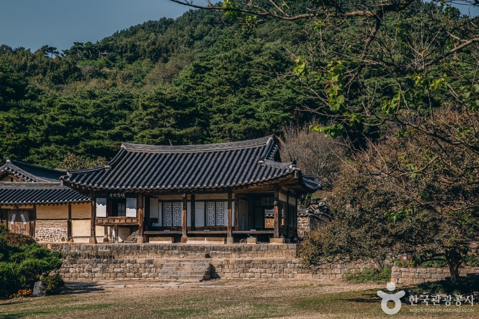 사진: 한국관광공사(공공누리 제1유형) 논산 명재고택 시설 3