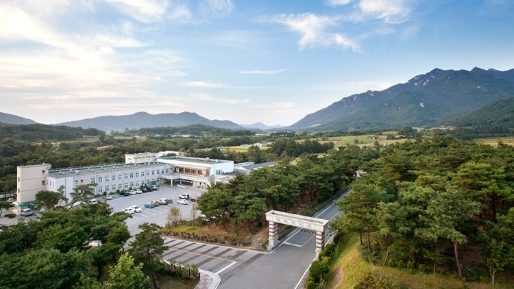 사진: 한국관광공사(공공누리 제3유형) 마음수련 메인센터(마음수련 논산 메인센터) 외관
