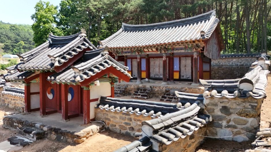사진: 한국관광공사(공공누리 제3유형) 논산 충헌사 모습 3