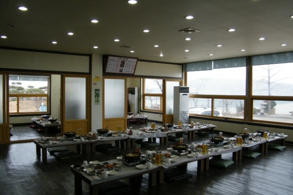 사진: 한국관광공사(공공누리 제3유형) 신풍매운탕 내부 3