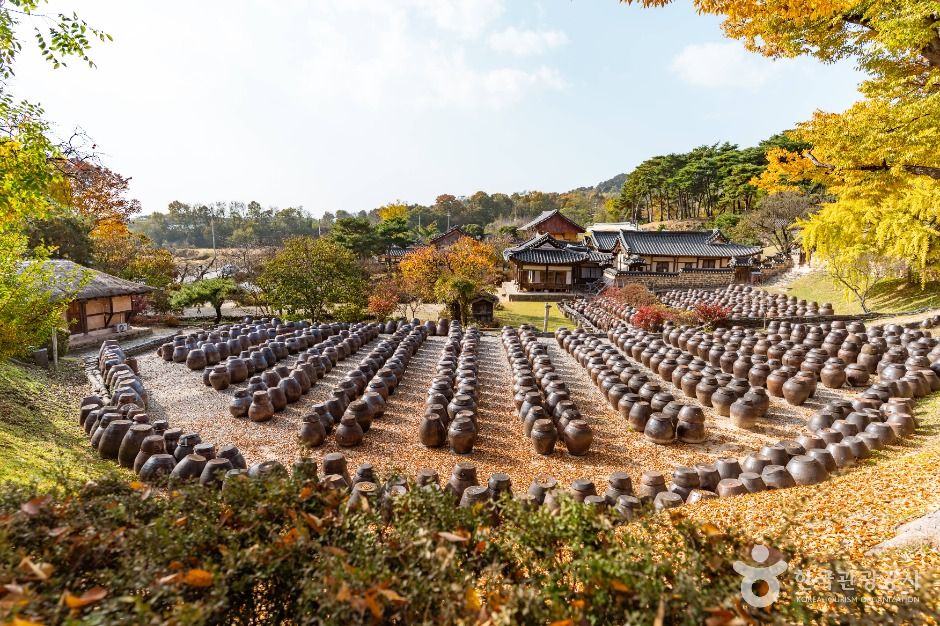 사진: 한국관광공사(공공누리 제1유형) 논산명재고택 모습