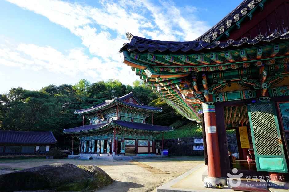 사진: 한국관광공사(공공누리 제1유형) 관촉사(논산) 모습